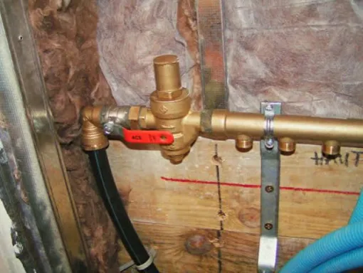 Pression d’eau trop faible dans la maison : d’où vient le problème ?, Pantin, NESAYEM BTP
