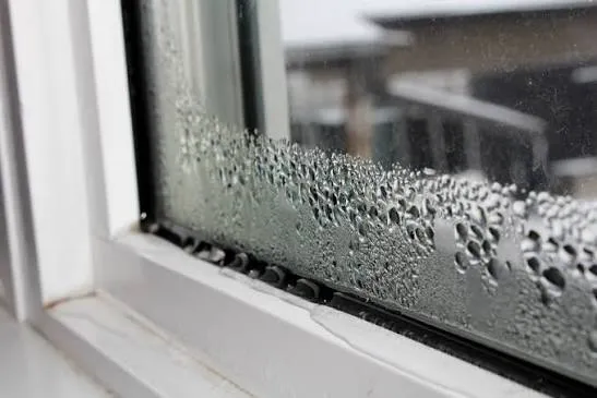 Condensation sur les fenêtres : la ventilation du logement est-elle suffisante ?, Pantin, NESAYEM BTP